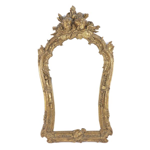 A VICTORIAN GILT FRAMED WALL MIRROR