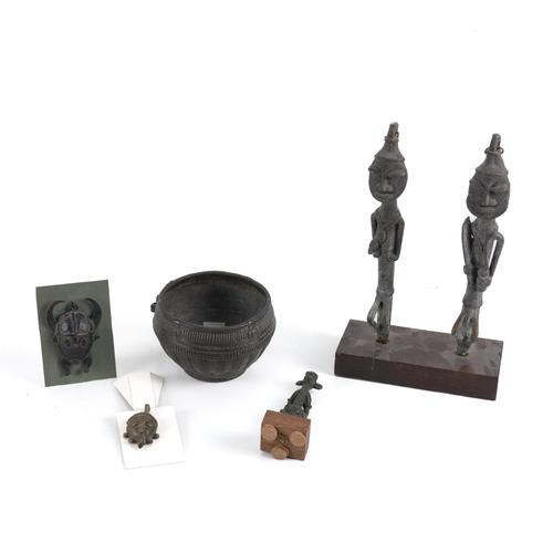 TRIBAL INTEREST: A GROUP OF BRASS ITEMS INCLUDING A BENIN BRONZE BOWL (5)