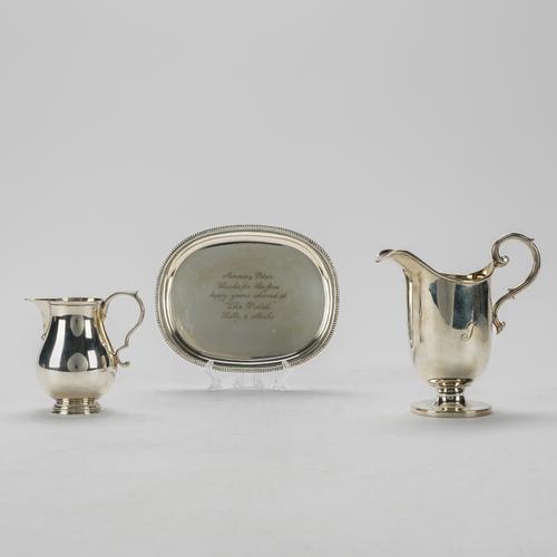 A SILVER DISH AND TWO SILVER JUGS (3)