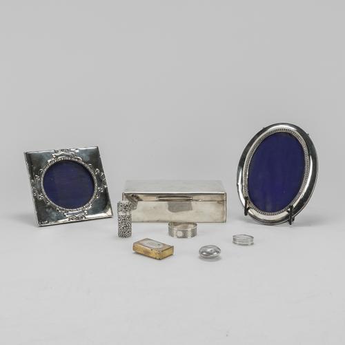 EIGHT ITEMS OF SILVER (8)