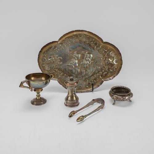 A SILVER DRESSING TABLE TRAY AND FOUR FURTHER ITEMS (5)