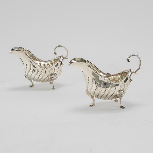 A PAIR OF GEORGE III IRISH SILVER SAUCEBOATS (2)
