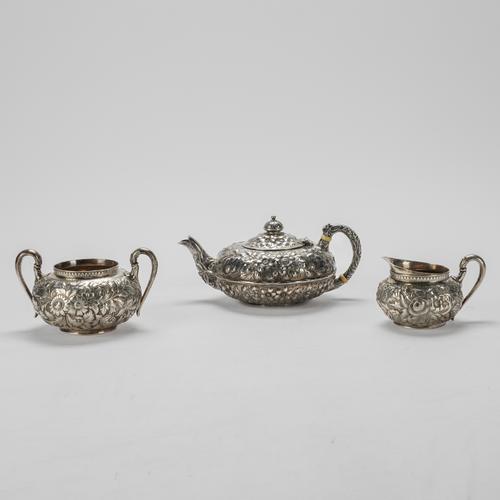AN AMERICAN STERLING MATCHED THREE PEICE TEA SET (3)