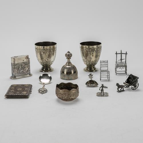 A GROUP OF FOREIGN AND PLATED WARES (12)