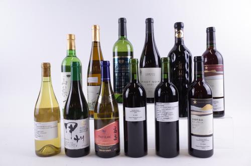 SIX BOTTLES JAPANESE AND CHINESE RED AND WHITE WINE