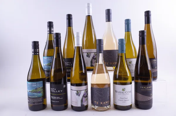 TWELVE BOTTLES NEW ZEALAND WHITE WINE