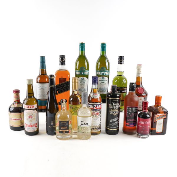 A COLLECTION OF SPIRITS AND LIQUERS INCLUDING CHARTREUSE AND JOHNNIE WALKER BLACK LABEL (17)