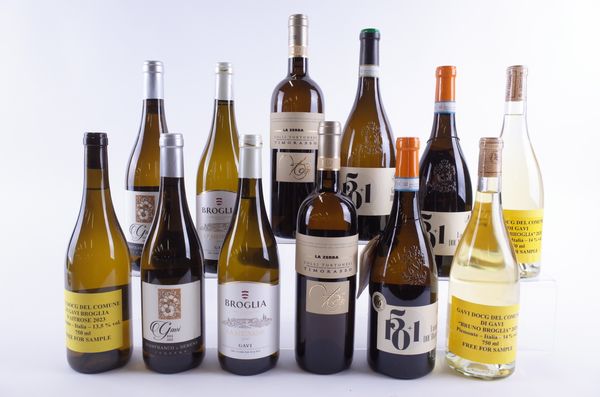 TWELVE BOTTLES ITALIAN WHITE WINE