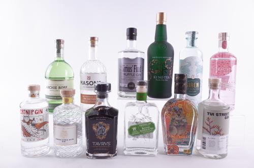 TWELVE BOTTLES GIN