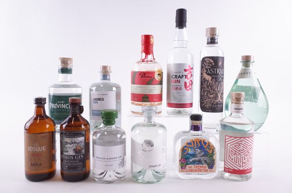 TWELVE BOTTLES GIN