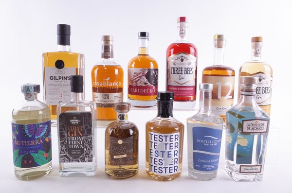 TWELVE BOTTLES GIN