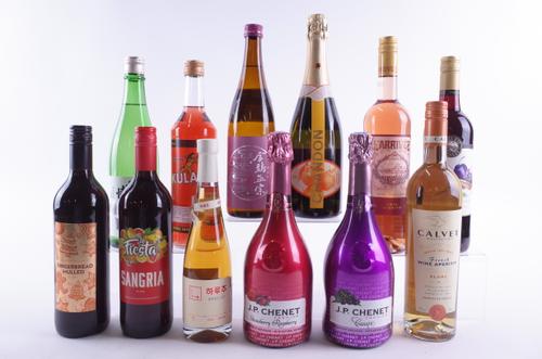 TWELVE BOTTLES VARIOUS SUMMER DRINKS, APERITIFS AND WINE