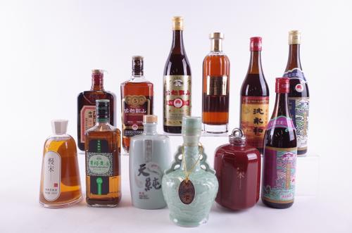 TWELVE BOTTLES HUANGJIU