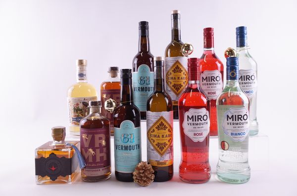 EIGHT BOTTLES VERMOUTH AND FOUR LIQUEURS