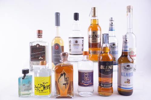 TWELVE BOTTLES VARIOUS SPIRITS