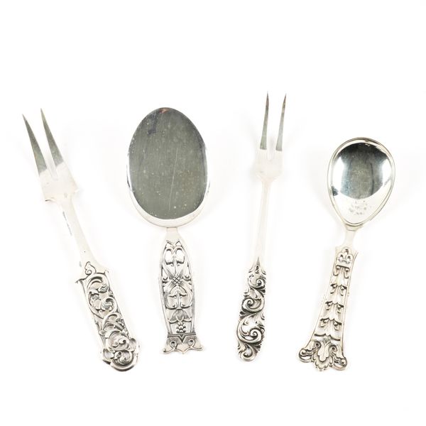 FOUR SCANDINAVIAN SERVING IMPLEMENTS (4)