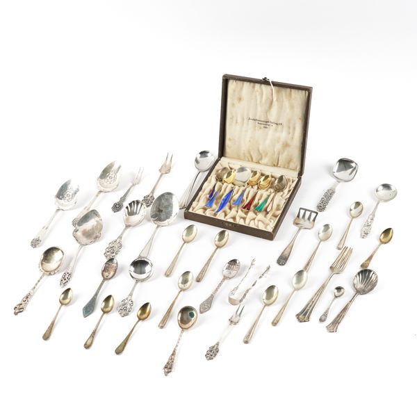 SEVEN SCANDINAVIAN ENAMELLED SPOONS AND THIRTY-TWO FURTHER ITEMS OF FOREIGN FLATWARE (39)