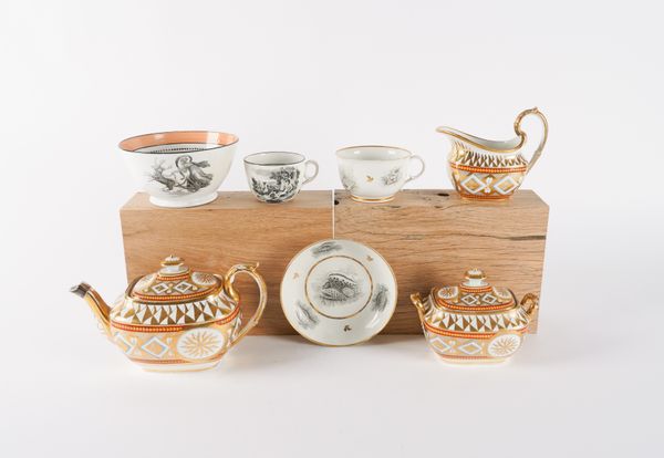 A GROUP OF ENGLISH PORCELAINS ( 9)