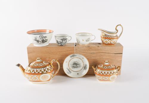 A GROUP OF ENGLISH PORCELAINS ( 9)