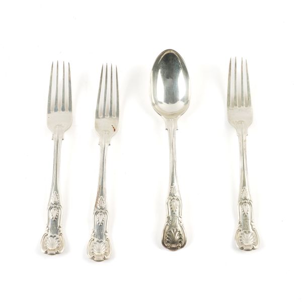 FOUR ITEMS OF SILVER KINGS PATTERN TABLE FLATWARE (4)