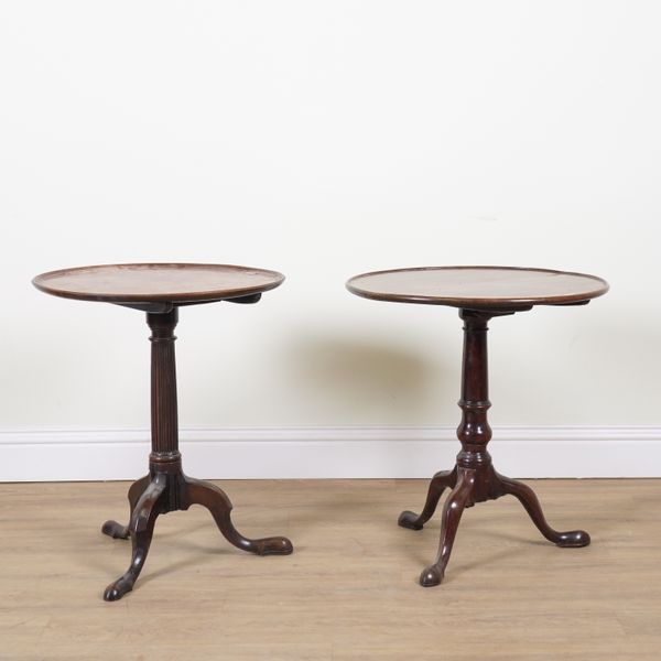 A MID 18TH CENTURY MAHOGANY CIRCULAR SNAP-TOP OCCASIONAL TABLE (2)