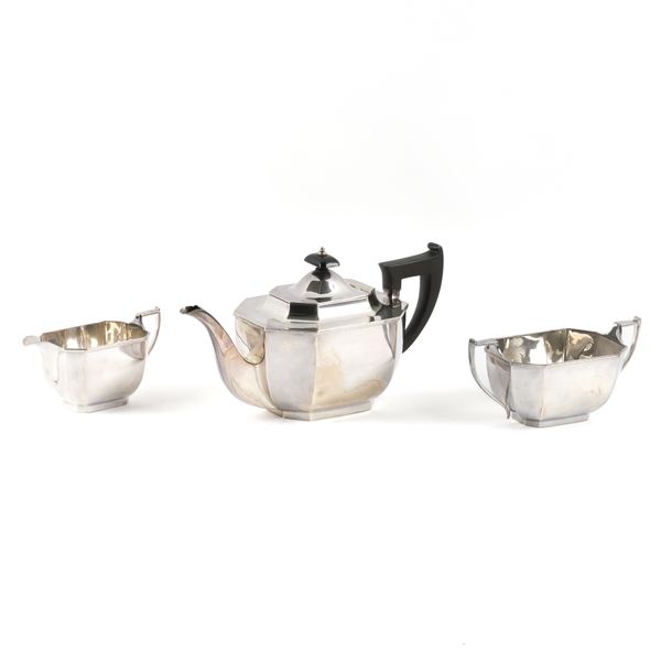 A SILVER THREE PIECE TEASET (3)