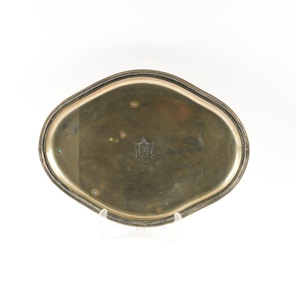 A SHAPED OVAL SERVING DISH