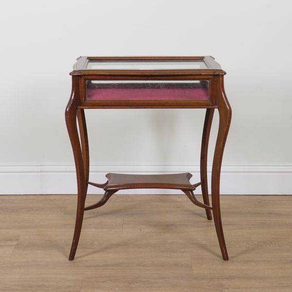 AN EDWARDIAN MAHOGANY BIJOUTERIE TABLE