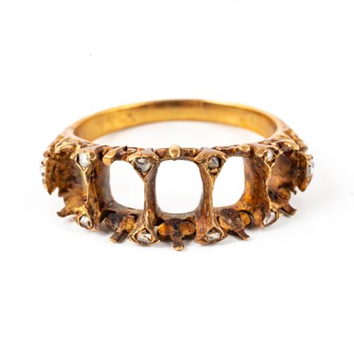 A GOLD RING MOUNT