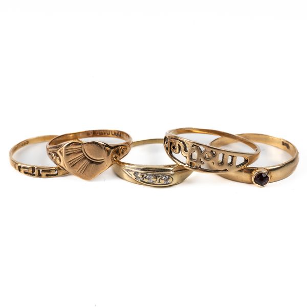 FIVE GOLD RINGS (5)