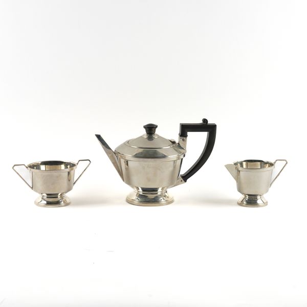 A SILVER THREE PIECE TEASET (3)