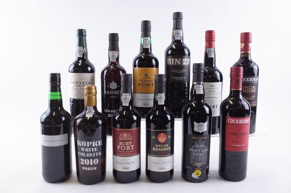 TWELVE BOTTLES PORT