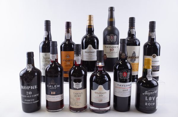 TWELVE BOTTLES PORT