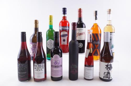 TWELVE BOTTLES VERMOUTH, DESSERT WINE AND VARIOUS LIQUEURS