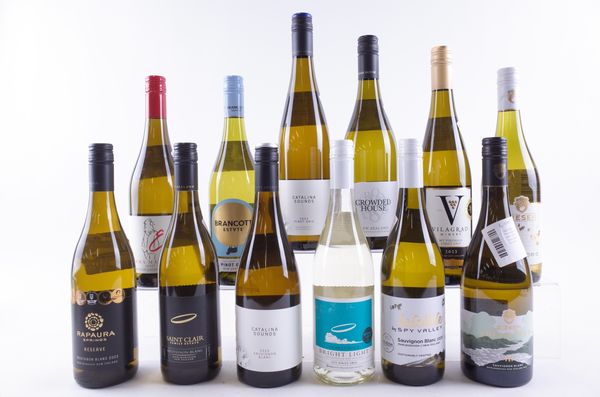 TWELVE BOTTLES NEW ZEALAND WHITE WINE