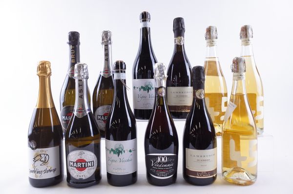 TWELVE BOTTLES ITALIAN SPARKLING WINE