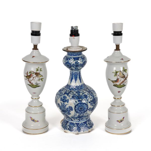 A DUTCH DELFT BLUE AND WHITE BALUSTER VASE  ADAPTED AS TABLE LAMP (3)