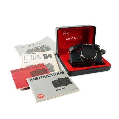 A LEICA R4 BODY CAMERA WITH CASE