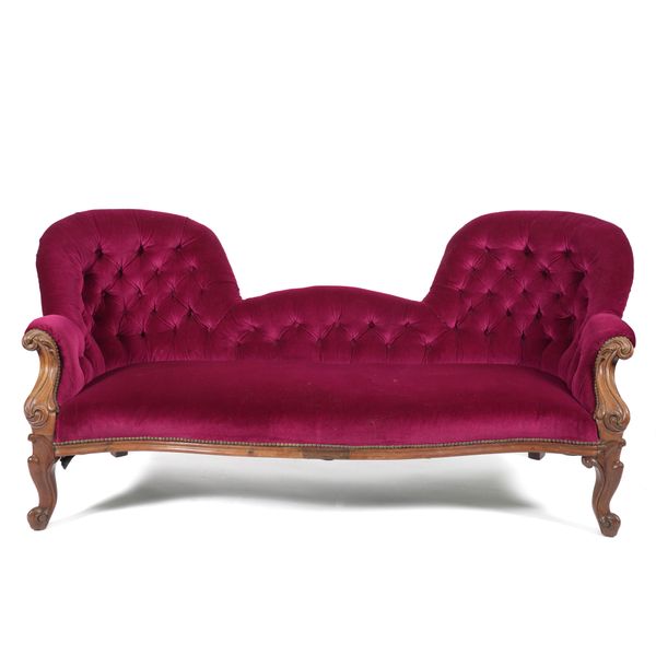 A VICTORIAN ACANTHUS CARVED, MAHOGANY FRAMED DOUBLE SPOON BACK CHAISE LONGUE