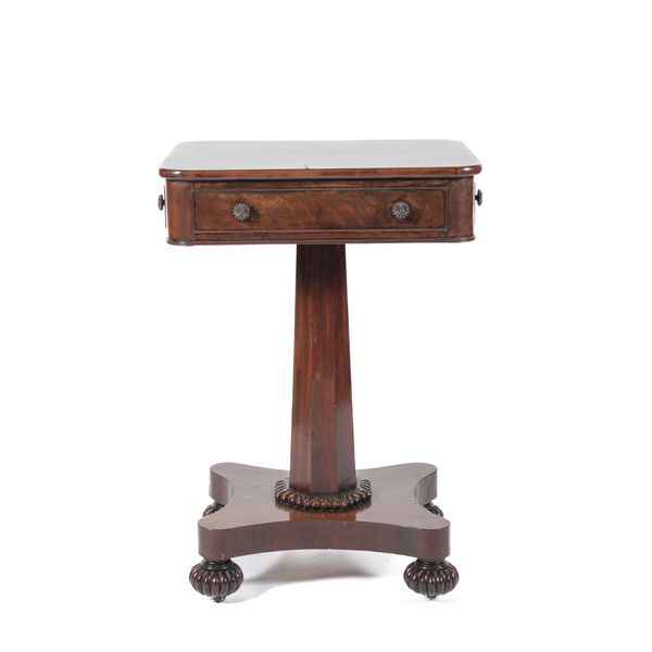 A WILLIAM IV MAHOGANY ROUNDED RECTANGULAR OCCASIONAL TABLE