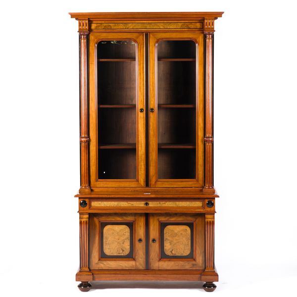 AN INLAID WALNUT DISPLAY CABINET CUPBOARD