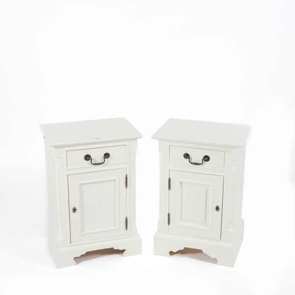 A PAIR OF WHITE PAINTED BEDSIDE TABLES (2)