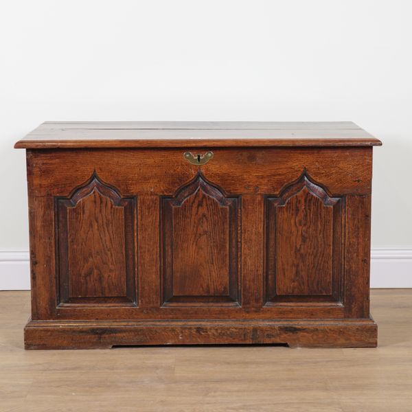 A 17TH CENTURY STYLE OAK COFFER