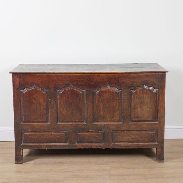 A 17TH CENTURY OAK COFFER