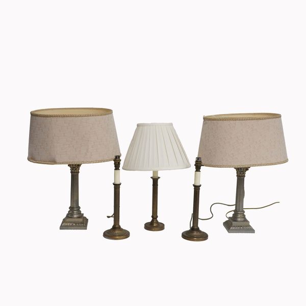 A PAIR OF METAL CORINTHIAN COLUMN TABLE LAMPS AND THREE OTHERS (5)