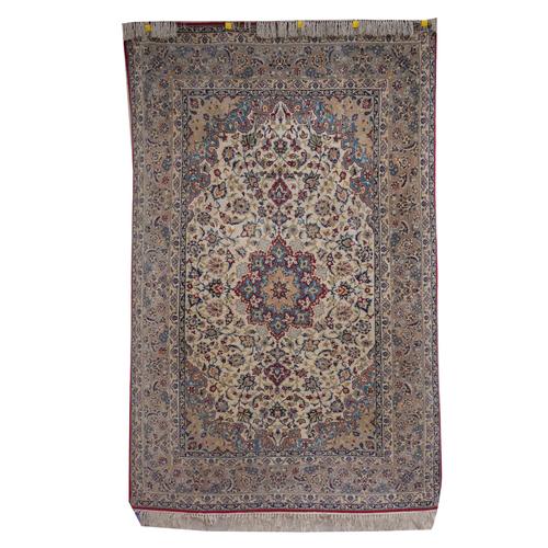 A FINE ESFAHAN RUG, PERSIAN