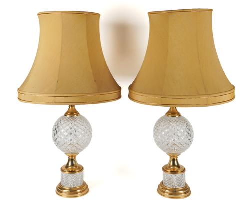 A PAIR OF GILT LACQUERED METAL MOULDED GLASS SPHERICAL TABLE LIGHTS (2)