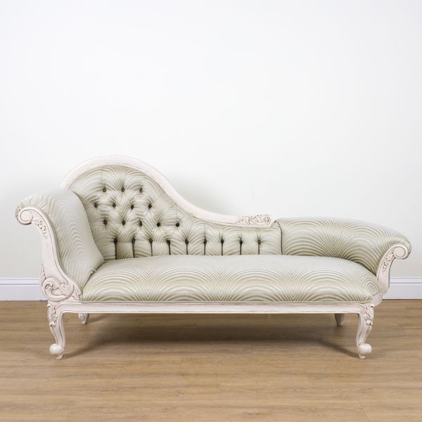 A VICTORIAN STYLE WHITE PAINTED CHAISE LONGUE