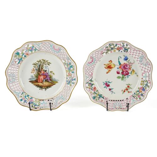 A PAIR OF HEREND PIERCED-EDGE CABINET PLATES (2)