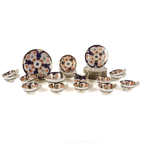 A ROYAL CROWN DERBY `4971' JAPAN PATTERN PART TEA SERVICE (40)